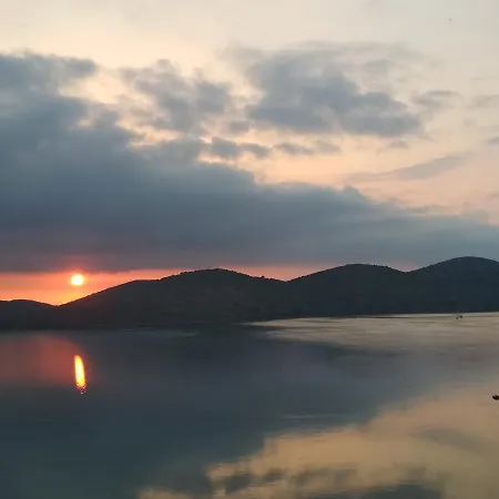 Marilena Panoramic Sea View House *
